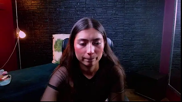 Lizzie Collin online show from September 16, 4:52 pm