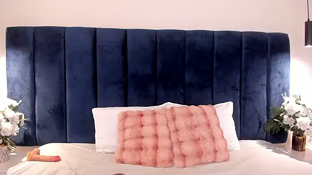 LiilyAdams online show from March 20, 8:14 pm