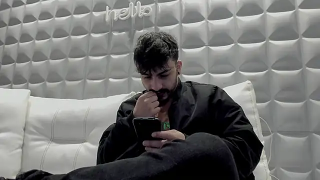 Jack Daniel   online show from November 25, 2:28 pm