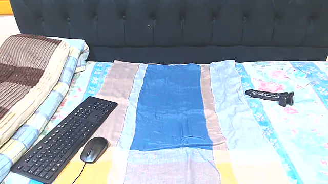 SexyBeverly  online show from October 6, 2:25 pm