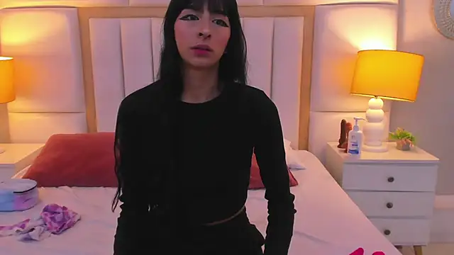 LaylaaDoll online show from February 25, 7:45 pm