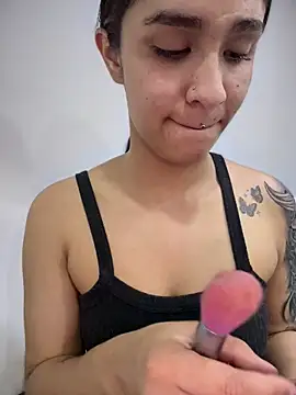 Isabella-Teen online show from October 31, 2:01 am