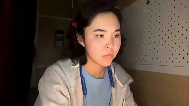 JennyCarpenter online show from April 4, 8:23 am