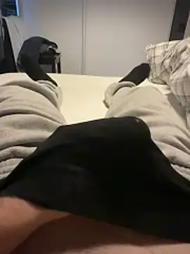 Snapshot of maxh08625 chatting on December 3, 12:36 pm maxh08625 online show from December 3, 12:36 pm