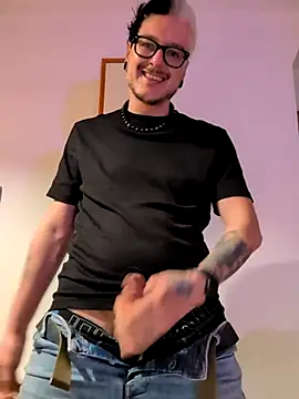 cruiserpup online show from December 15, 6:45 pm