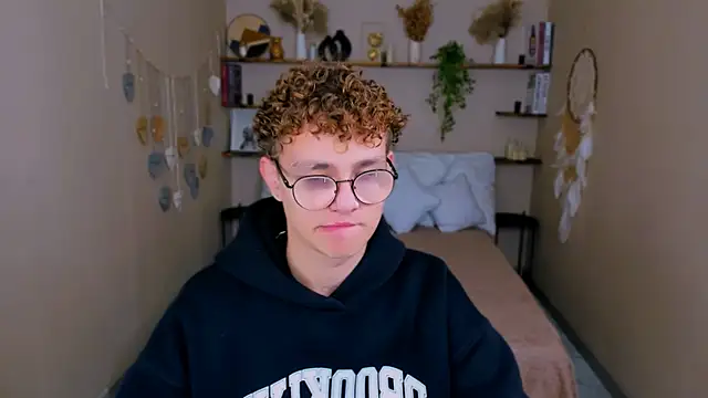 NathanCurl online show from November 18, 10:31 am