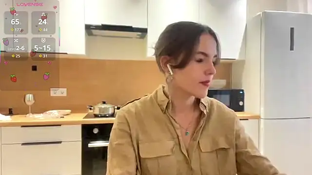 FavorLeila online show from September 24, 1:14 pm