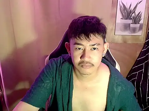 Snapshot of NaughtyGlow97 chatting on September 16, 2:12 am NaughtyGlow97 online show from September 16, 2:12 am