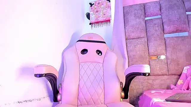 Snapshot of Mia_royal chatting on October 25, 2:46 pm Mia royal online show from October 25, 2:46 pm