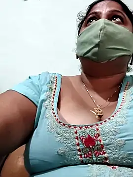 Snapshot of Mmm143 chatting on October 15, 5:18 am Mmm143 online show from October 15, 5:18 am