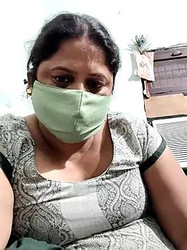 Snapshot of Mmm143 chatting on October 19, 9:48 pm Mmm143 online show from October 19, 9:48 pm