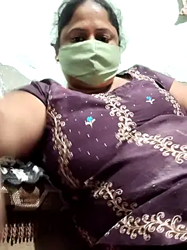 Snapshot of Mmm143 chatting on October 21, 4:51 pm Mmm143 online show from October 21, 4:51 pm