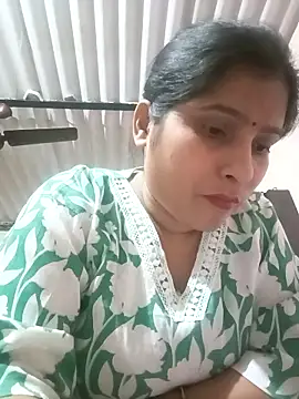 Snapshot of aliya-jaan71 chatting on April 8, 5:24 pm aliya-jaan71 online show from April 8, 5:24 pm