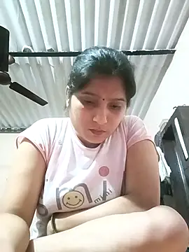 Snapshot of aliya-jaan71 chatting on April 9, 4:01 pm aliya-jaan71 online show from April 9, 4:01 pm