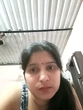 Snapshot of aliya-jaan71 chatting on May 3, 8:37 pm aliya-jaan71 online show from May 3, 8:37 pm
