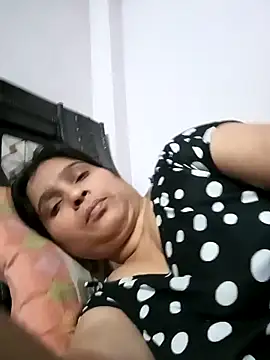 Snapshot of aliya-jaan71 chatting on May 4, 9:38 am aliya-jaan71 online show from May 4, 9:38 am