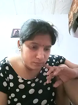 Snapshot of aliya-jaan71 chatting on May 5, 2:30 am aliya-jaan71 online show from May 5, 2:30 am