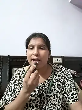 aliya-jaan71 online show from July 23, 7:01 pm