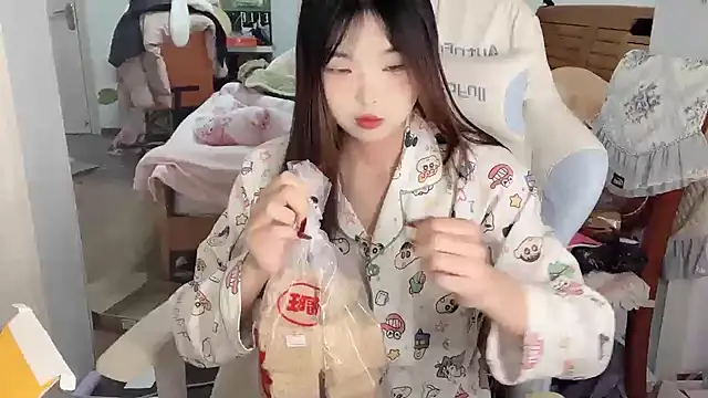 Akong11 online show from December 23, 5:27 am