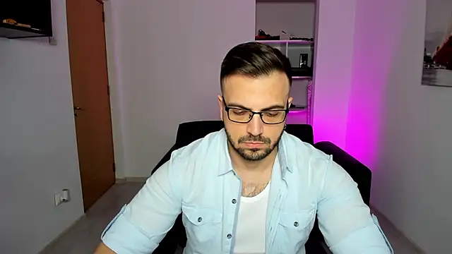 Snapshot of Jace_Thorne chatting on October 12, 2:38 pm Jace Thorne online show from October 12, 2:38 pm