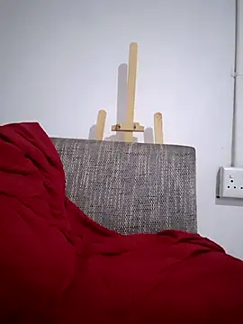 FINEdzaddY10 online show from December 14, 11:53 pm