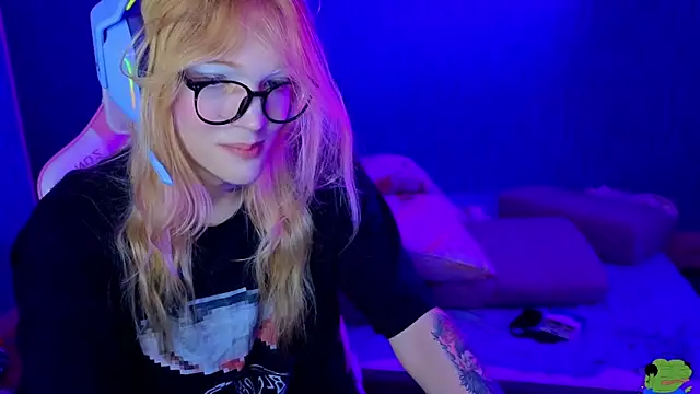 Snapshot of bekvafluttershy chatting on November 21, 1:37 am bekvafluttershy online show from November 21, 1:37 am