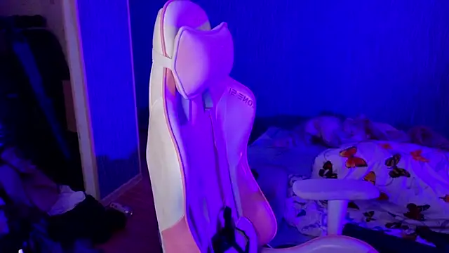 Snapshot of bekvafluttershy chatting on November 26, 12:55 am bekvafluttershy online show from November 26, 12:55 am