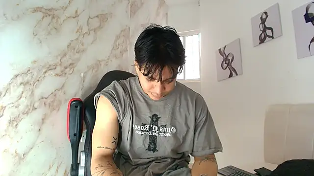 toji luxxer online show from January 9, 8:10 pm