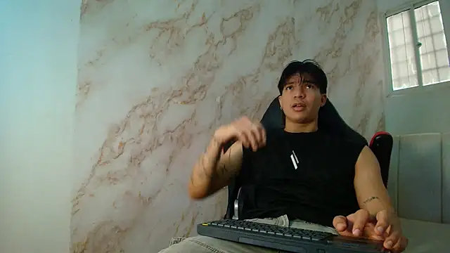 toji luxxer online show from January 11, 8:14 pm