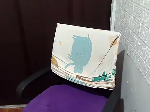 Snapshot of SexyCathy03 chatting on October 24, 9:17 am SexyCathy03 online show from October 24, 9:17 am