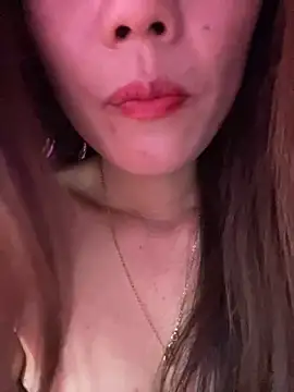 Snapshot of Moon_pusy chatting on February 20, 2:19 am Moon pusy online show from February 20, 2:19 am