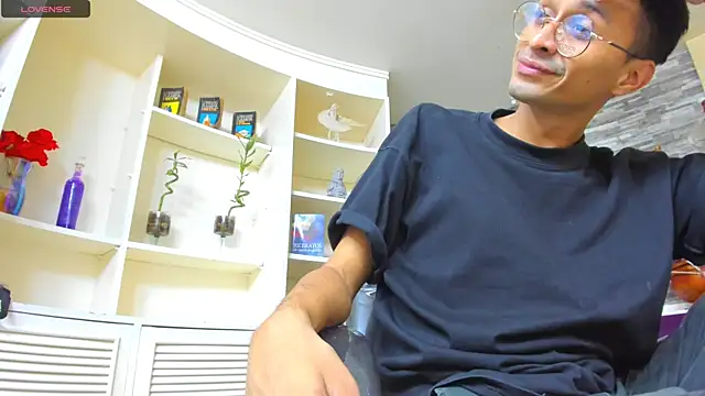 Juicy Creww online show from October 12, 9:19 am