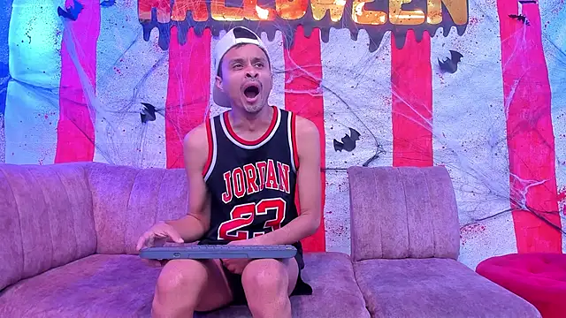 Juicy Creww online show from October 25, 9:17 am