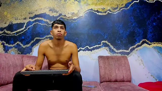 Juicy Creww online show from November 7, 8:36 am