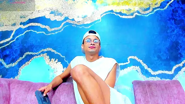 Juicy Creww online show from November 20, 11:21 am