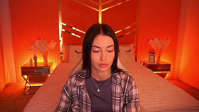 CherryyLulu online show from October 13, 7:30 am