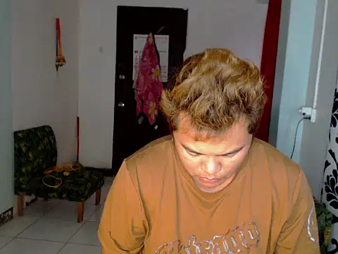 Snapshot of Gayasianzowe chatting on September 26, 10:36 pm Gayasianzowe online show from September 26, 10:36 pm