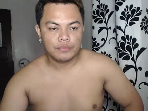 Snapshot of Gayasianzowe chatting on October 8, 5:49 am Gayasianzowe online show from October 8, 5:49 am