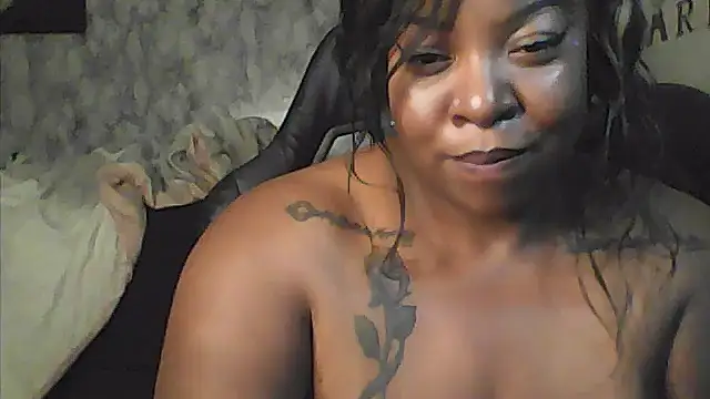 Snapshot of BellaBlaze25 chatting on March 10, 3:00 am BellaBlaze25 online show from March 10, 3:00 am