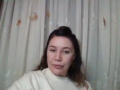 Snapshot of Lomivah chatting on November 23, 9:03 pm Lomivah online show from November 23, 9:03 pm