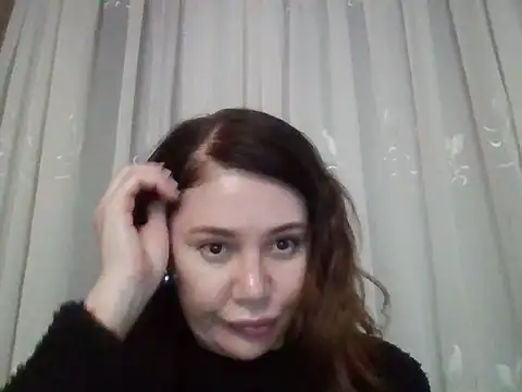 Snapshot of Lomivah chatting on December 2, 4:24 pm Lomivah online show from December 2, 4:24 pm