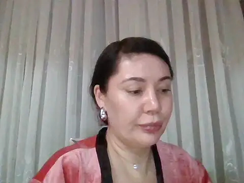 Snapshot of Lomivah chatting on December 4, 5:32 pm Lomivah online show from December 4, 5:32 pm