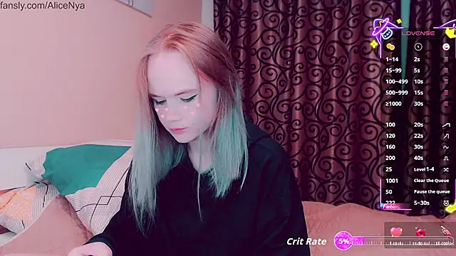 Snapshot of AliceNya_cute chatting on October 6, 4:21 am AliceNya cute online show from October 6, 4:21 am