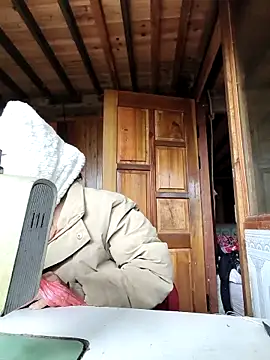 lily-00 online show from December 4, 4:44 am