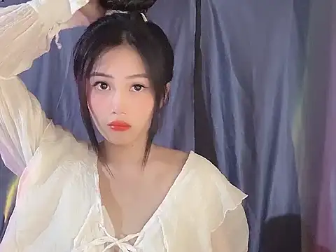 Lyly4757 online show from October 12, 2:49 pm