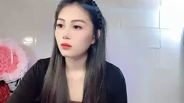 Lyly4757 online show from November 17, 2:34 pm