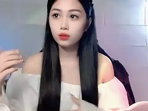 Lyly4757 online show from December 13, 10:15 pm