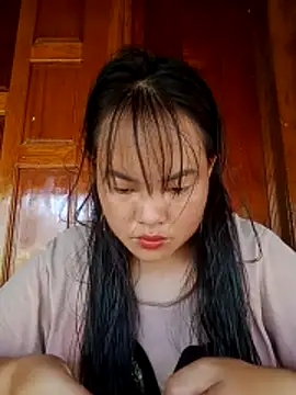 emilyzz online show from May 28, 8:00 am