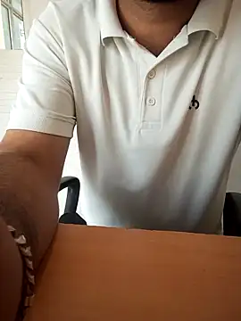 Snapshot of karandeep_Bhagat chatting on October 1, 5:13 am karandeep Bhagat online show from October 1, 5:13 am