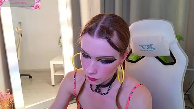 KarenSmitht online show from October 9, 4:16 pm